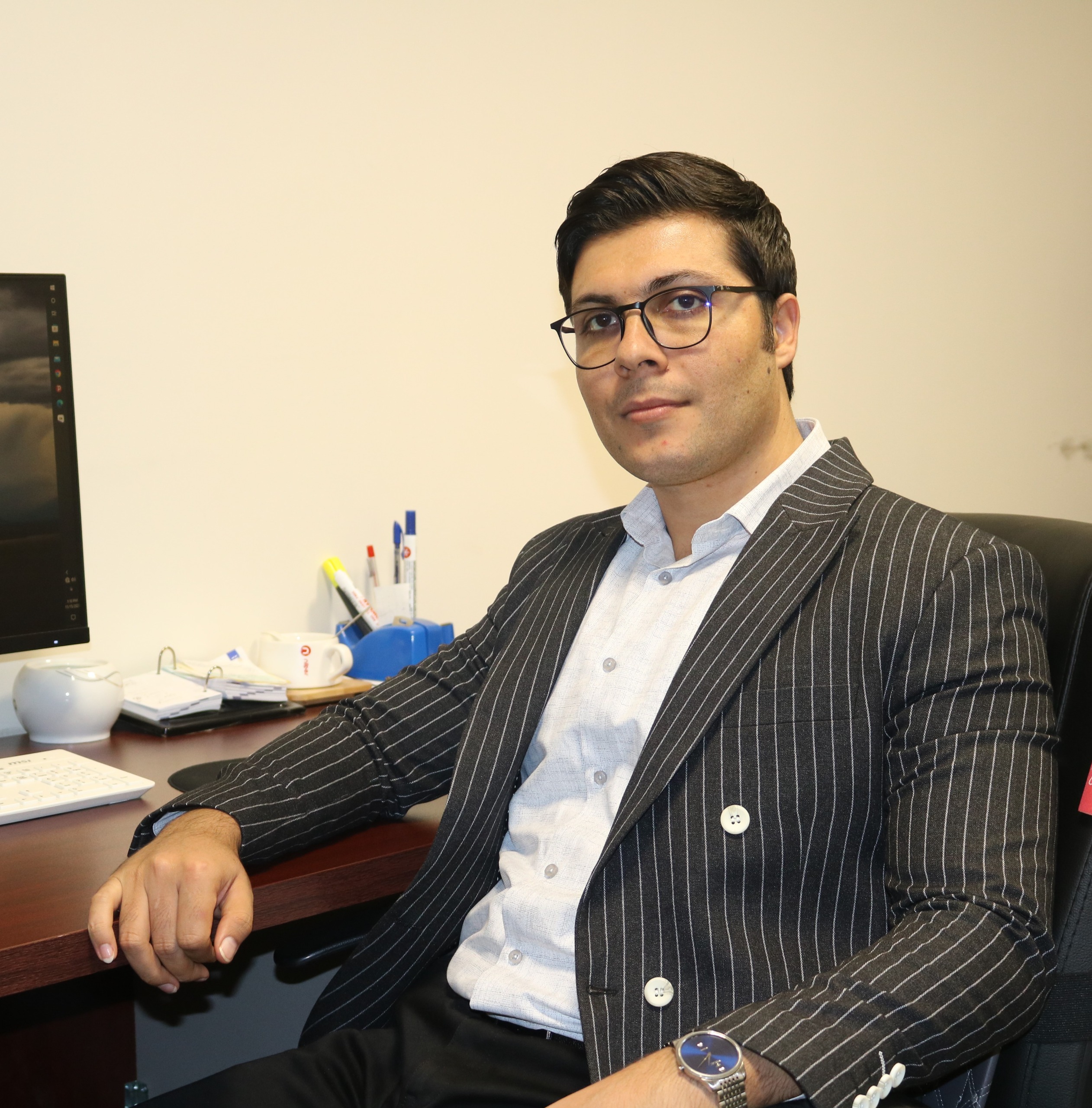 دکتر احسان گروسی
